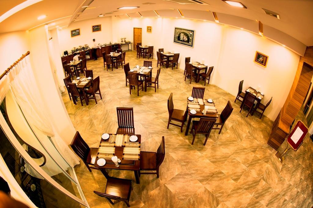 Yadanarpon Dynasty Hotel Mandalay Exterior foto